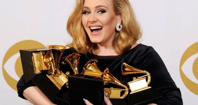 Adele trijumfirala na Grammyju i opet ušla u povijest