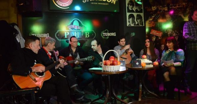 Ljubavna poezija u sarajevskom klubu The Pub:  Besim Spahić, Marijo Pejić i ekipa predstavili album 'Tvoje pjesme' 