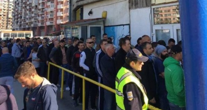 Velika gužva ispred stadiona: Ustani istok i zapjevaj - Žeeeeljoooo!