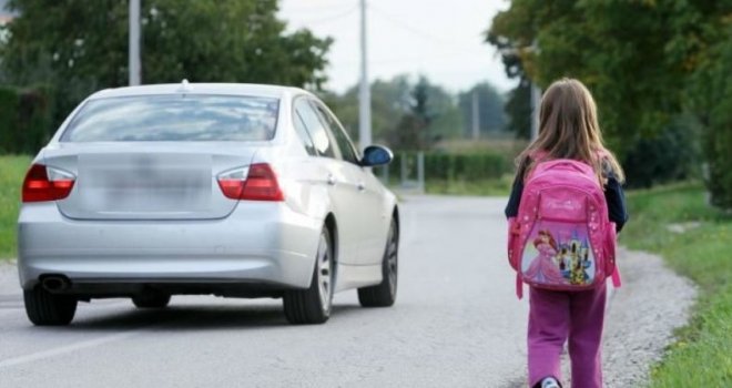 Pokušaj otmice kod Mostara: Djevojčicu slatkišima pokušali namamiti u kombi!