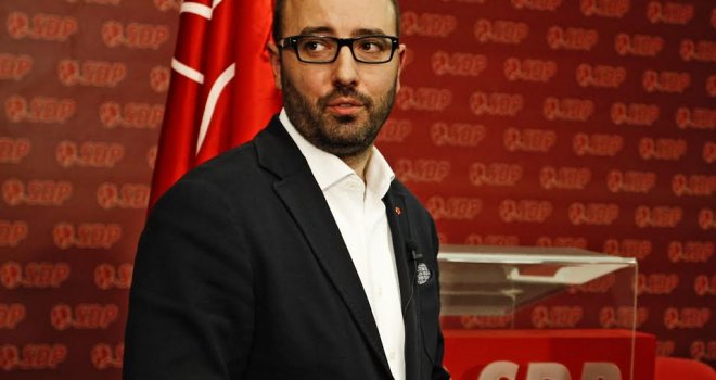 Sve se trese zbog naplate poreza freelancerima, SDP najavljuje tužbe: I Novalić i Isović su priznali da je Pravilnik nezakonit!