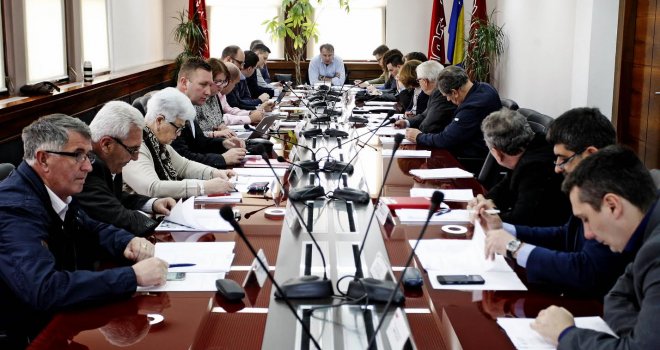 SDP: Fingiraju sukobe, a zakazuju kafanske sastanke... Izmjene Izbornog zakona BiH koje nudi HDZ su primjer...