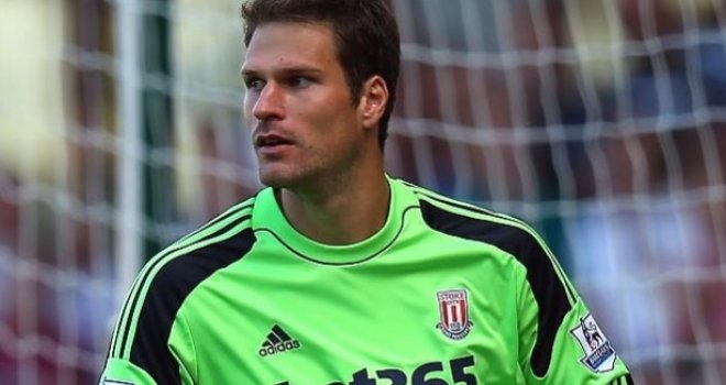 Asmir Begović proglašen za najboljeg vratara Championshipa