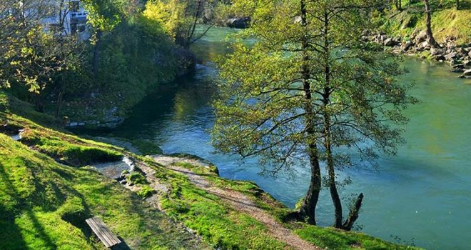 Muškarac se utopio u Vrbasu: Htio se kupati, pa nestao pod vodom