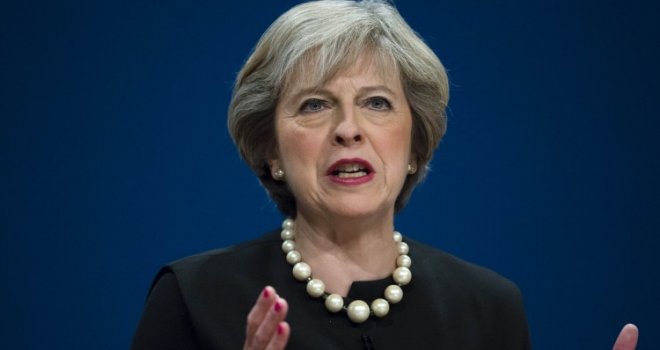 May odgodila glasanje o njenom sporazumu o Brexitu