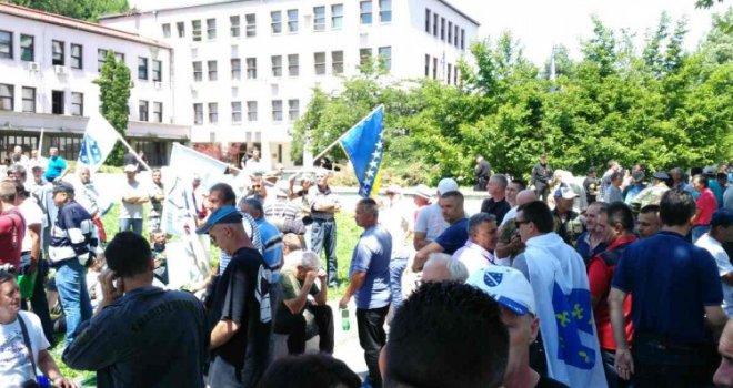 Za šta služe bodovi po godini odbrane: Da li ratni staž mora neko uplatiti da bi borci imali koristi kod penzionisanja?