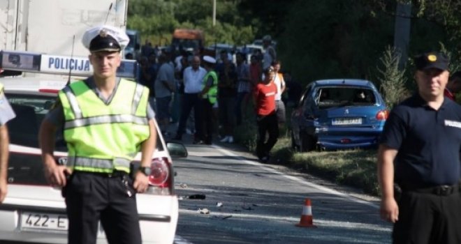 Teška saobraćajna nesreća kod Žepča: Jedna osoba poginula, saobraćaj obustavljen