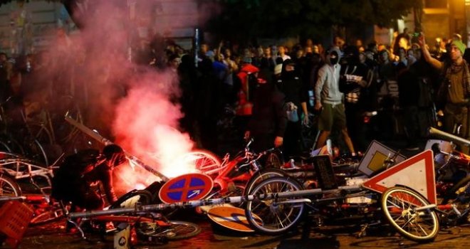 Od grada napravili ratnu zonu: Ko su ustvari hamburški demonstranti koje zovu 'Crni blok'?