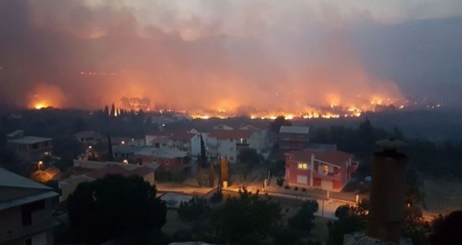 Split GORI: Planula cisterna, gore groblje i smetlište, evakuirani neboderi