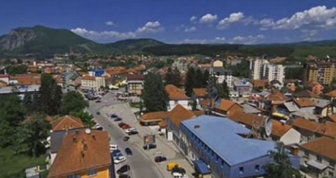 Prijeteći lažnim eksplozivom upao u hotel  i uzvikivao  'Alahu ekber, ovo je Alahova zemlja'