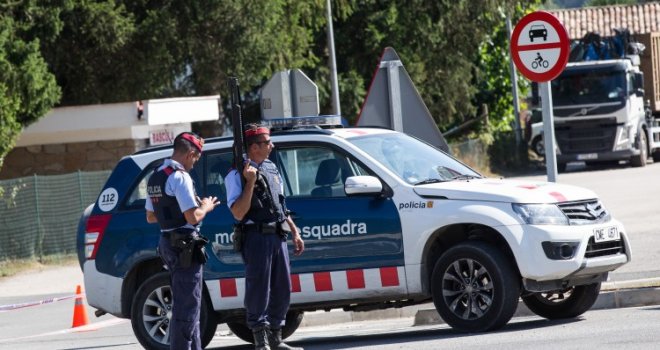 Rastu tenzije u Španiji: Policija zauzela katalonski komunikacijski centar u Barceloni