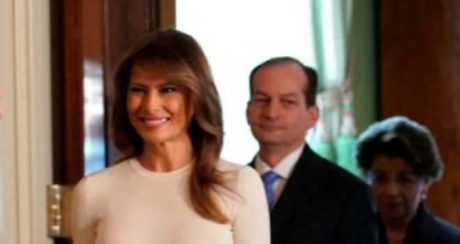 Melania Trump poželjela specijalno istaći grudi: Da nije malo pretjerala?!