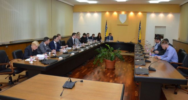 Novalić sa Harmsom o dolasku velikih njemačkih kompanija u BIH: Preko ino-kapitala dobijamo...