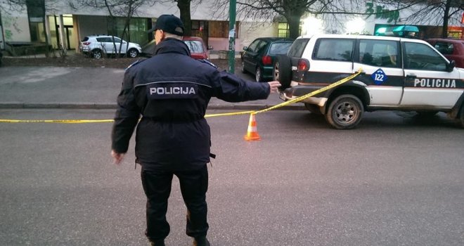 Pijani nasilnici pretukli policajca i demolirali mu automobil zbog prvenstva prolaza!