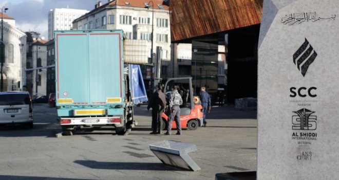 Počelo montiranje bine za novogodišnji spektakl sa Zdravkom Čolićem, sprema se i veliki vatromet