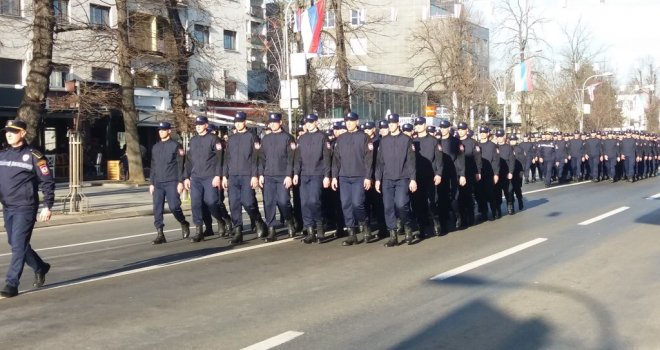 Probajte, ljudi, u ponedjeljak biti iznad podjela i mržnje! Bit će teško... Kada sve prođe, pokrenimo proces pomirenja!  