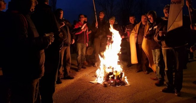 Novalić i Džindić postigli dogovor s radnicima Željezare, deblokiran magistralni put: Evo šta su im obećali!