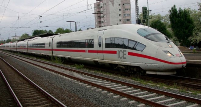 Mladića iz BiH pregazio voz u  u njemačkom gradu Frankfurtu