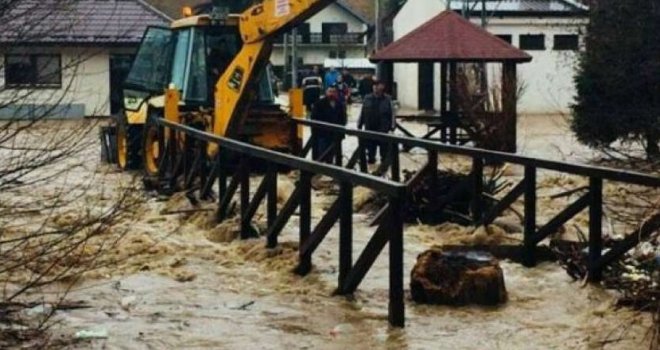 Nabujale rijeke u Kiseljaku i Fojnici, klizište prijeti spomeniku Bitke na Sutjesci: A meteorolozi za sutra najavljuju...