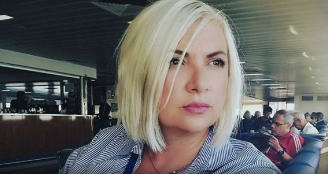 Danijela Dvornik skinula se u sasvim sićušan bikini, fanovi puni pohvala, ali neki su se zbog jednog detalja i zabrinuli...