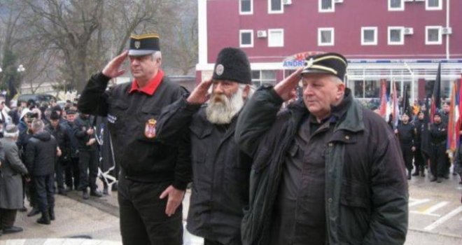 Postrojavanje četnika povodom 72. godišnjice hapšenja Draže Mihailovića 