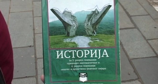 Sljedeće godine u školama o istoriji RS: 'Svoju istinu o odbrambeno-otadžbinskom ratu želimo prenijeti učenicima'