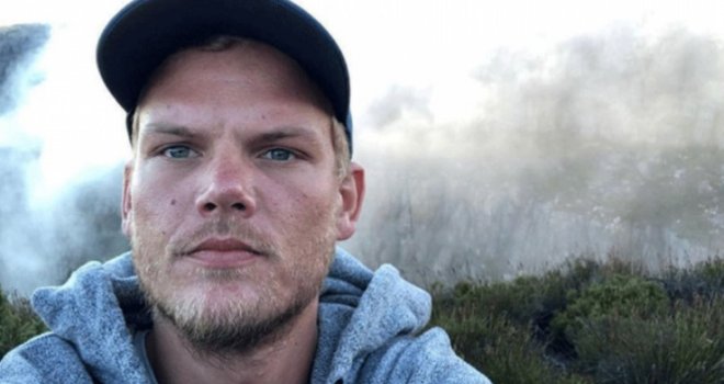 Snimak iz bolnice prikazuje u kakvom stanju je bio Avicii pred smrt: Jetra mu otkazivala, a on nastavio turneju