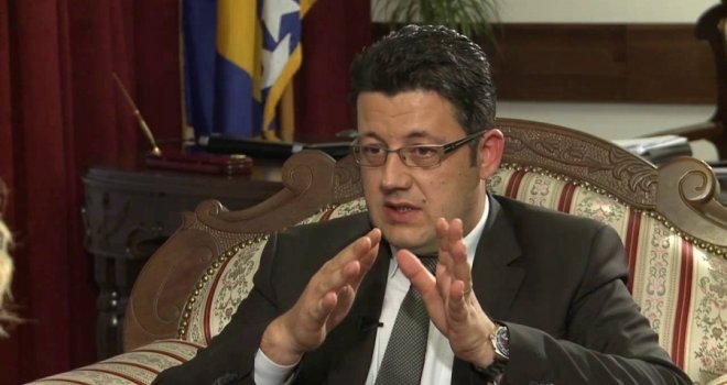 Neka Dodik objasni zašto su prihodi od PDV-a Kantona Sarajevo veći od onih u čitavom RS-u