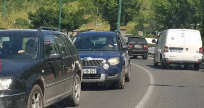 Krećete preko granice? Na ovom graničnom prelazu čekaju vas gužve, a evo kako je kroz Vranduk i još neke dionice