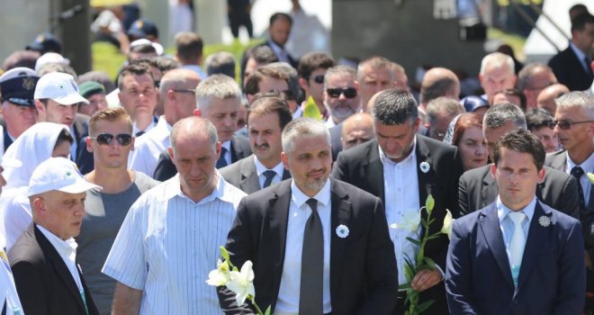 U Potočare dolazim zbog Bosne i Bošnjaka, mog naroda, naše djece... Ovi ubijeni ljudi čuvaju malo mira među nama...