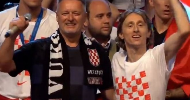 Kako je 'fašistički roker' još jednom uništio hrvatsko zajedništvo: Vatreni, vi ste uzori! Nemate pravo na Thompsona!