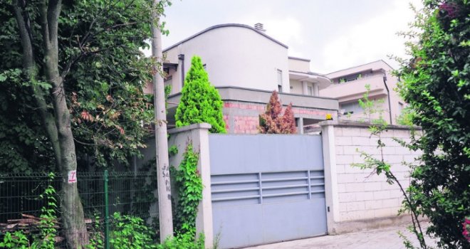 Drama u Beogradu: Evo ko je sve bio u vili Zdravka Čolića u trenutku kada eksplodirala bomba!