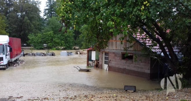 Možemo očekivati puno kiše i snijega, strahuje se od poplava i aktiviranja klizišta: Evo šta možemo uraditi!