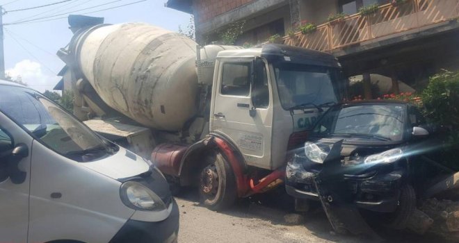 Sudar na Vracama: Mješalica udarila u automobil Verene Cerovine, pjevačica povrijeđena