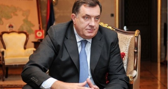 Dodik odgovara: Svjestan je Komšić vlastite nebitnosti... Granica na Drini tužna je činjenica za sve Srbe, ali ona ne razdvaja...