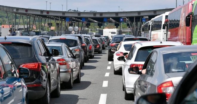 Hrvati hrle preko granice u kupovinu u BiH, a kupuju se prehrambeni artikli, lijekovi, odjeća, bijela tehnika...