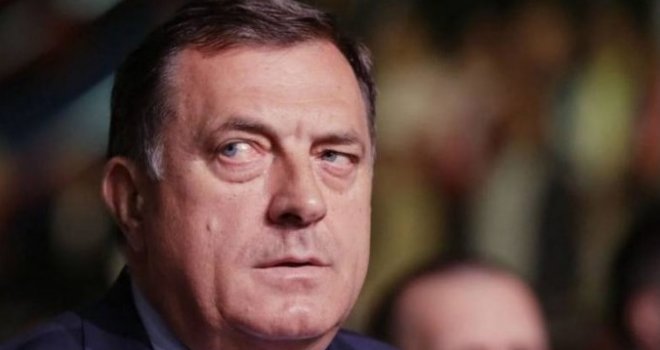 Šta ćeš ti ovdje?! Volio bih da dobiješ pritisak, da ti srce otkaže! Kako Dodik časti novinare kada mu nisu po volji...