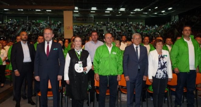 SBB izbornu kampanju počeo u Srebrenici, SDA u Zenici, a PDA u Tuzli okupila deset hiljada ljudi