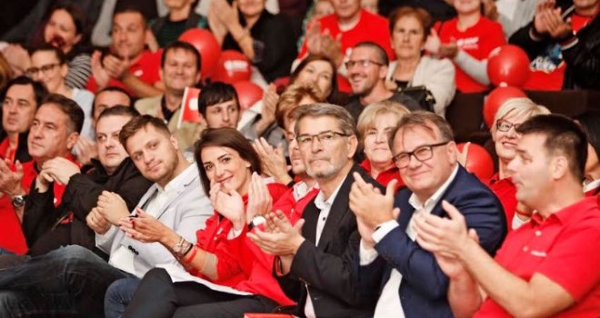 Nikšić: Ako Izetbegović na TV duel ne smije doći sam, neka povede Džaferovića, Čamparu i Lukača!