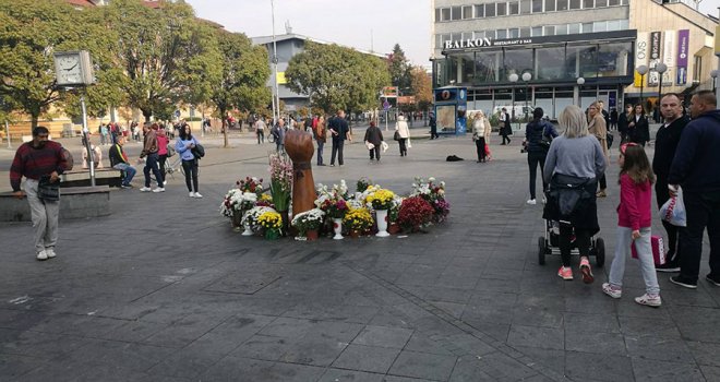 Uklonjeni Davorov šator i automobil iz centra Banjaluke: 'Sam sam tako odlučio... Ne vrijedi...'