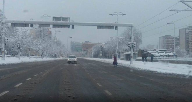 Danas sunčano vrijeme, a večeras nam stižu kiša i snijeg