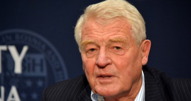 Ko je bio Lord Paddy Ashdown: Rođen u Indiji, put ga vodio od mornarice do politike, a postao je i vitezom...