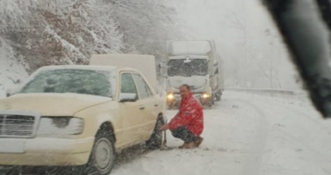 Saobraćajni kolaps širom BiH: Na putu Mostar - Široki Brijeg zapalio se kamion