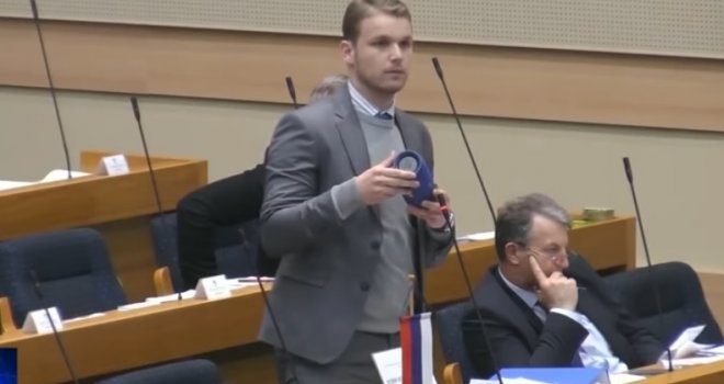 Stanivuković traži povlačenje zakona o policiji i javnom redu i miru u RS