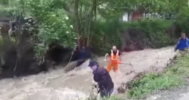 Potraga za dječakom Ibrahimom nastavlja se i danas: Čamcima će pretražiti i desnu obalu Bosne