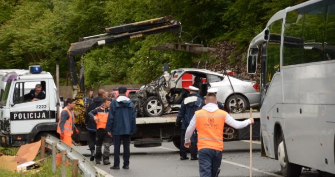 Strašni detalji nesreće kod Jablanice: U direktnom sudaru poginuo Banjalučanin, dva sata ga izvlačili iz vozila