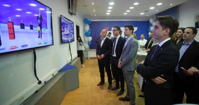 Zatvorena birališta u Hrvatskoj: HDZ-u četiri, SDP-u tri mandata