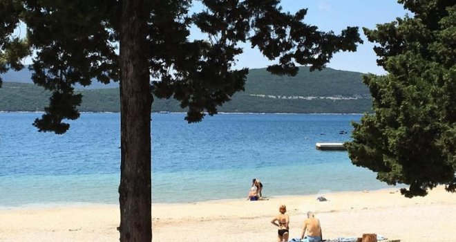 Svi na more u Neum: Hoteli prazni, otkazuju se aranžmani, mjesta ima na pretek... Da li će i cijene biti bagatela?! 