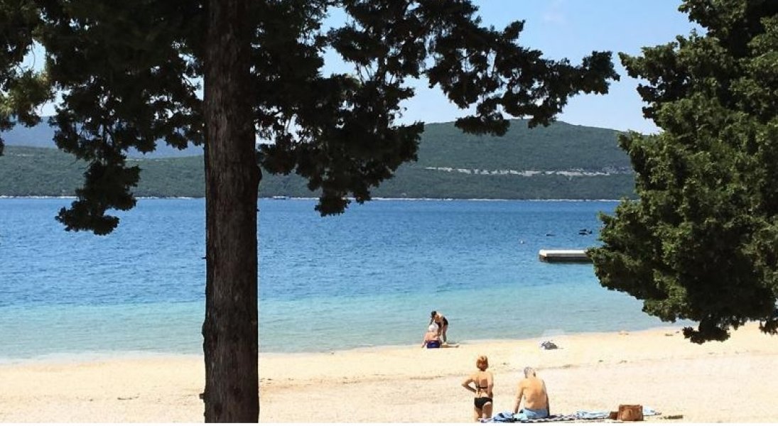 cesi-kupanje-neum