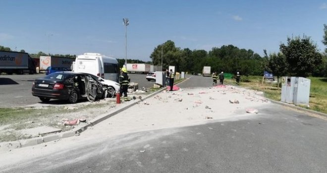 Horor na putu ka Jadranu: Kamion se na odmorištu zabio u grupu ljudi, poginule djevojčice, sa školom krenule na more! 